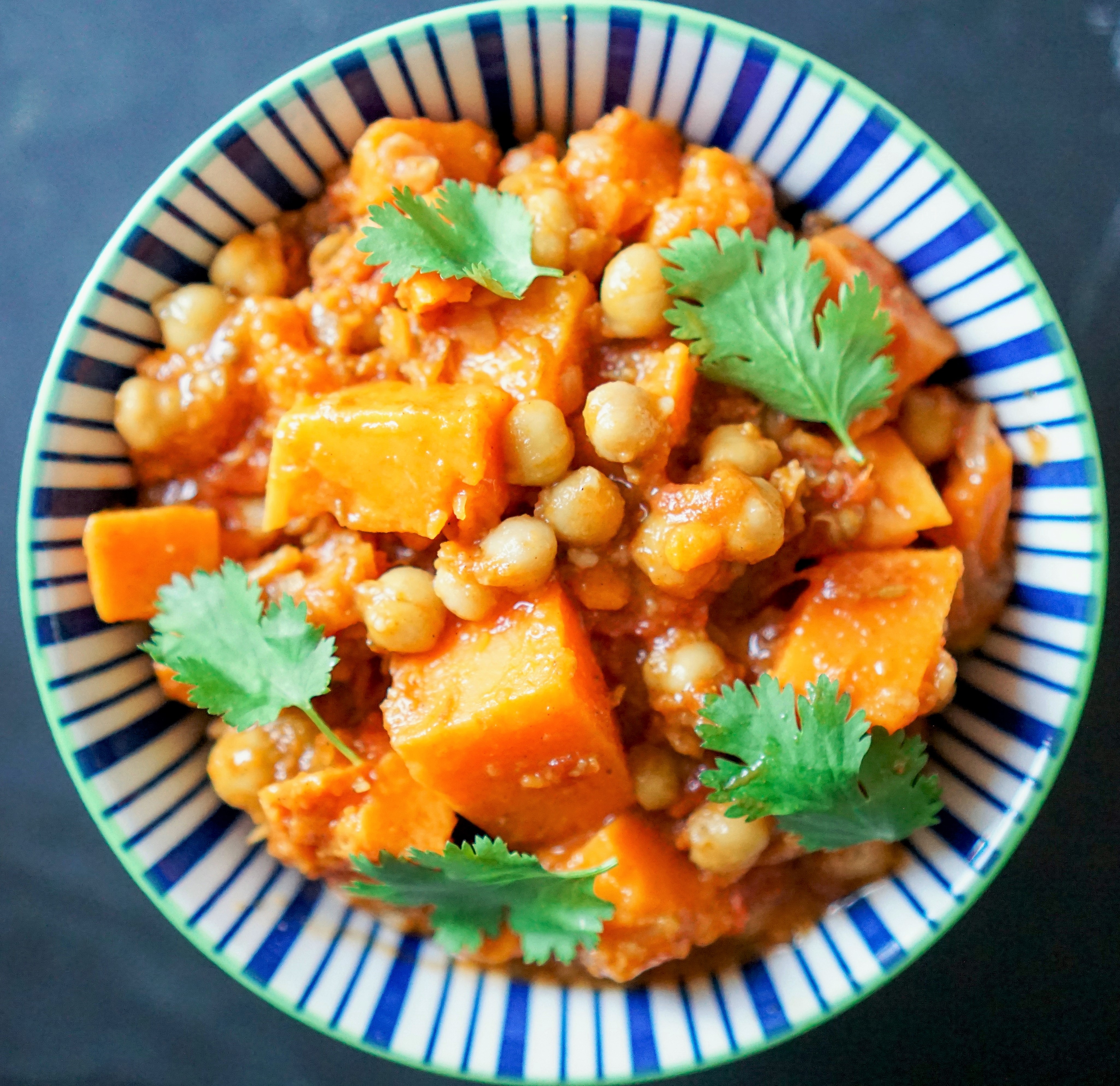 Curry vegan de patate douce aux pois chiches